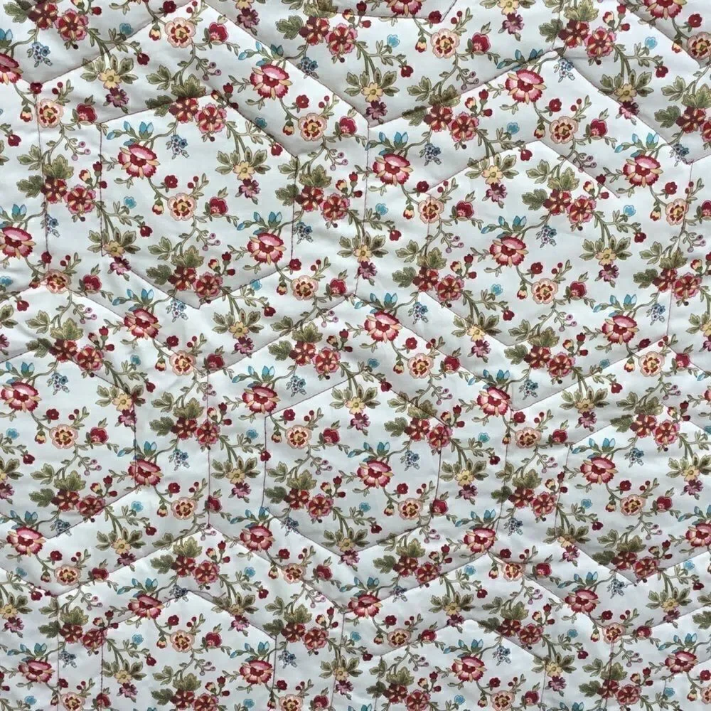 NWT Hand Crafted Elizabethan Tulip Print Quilt
